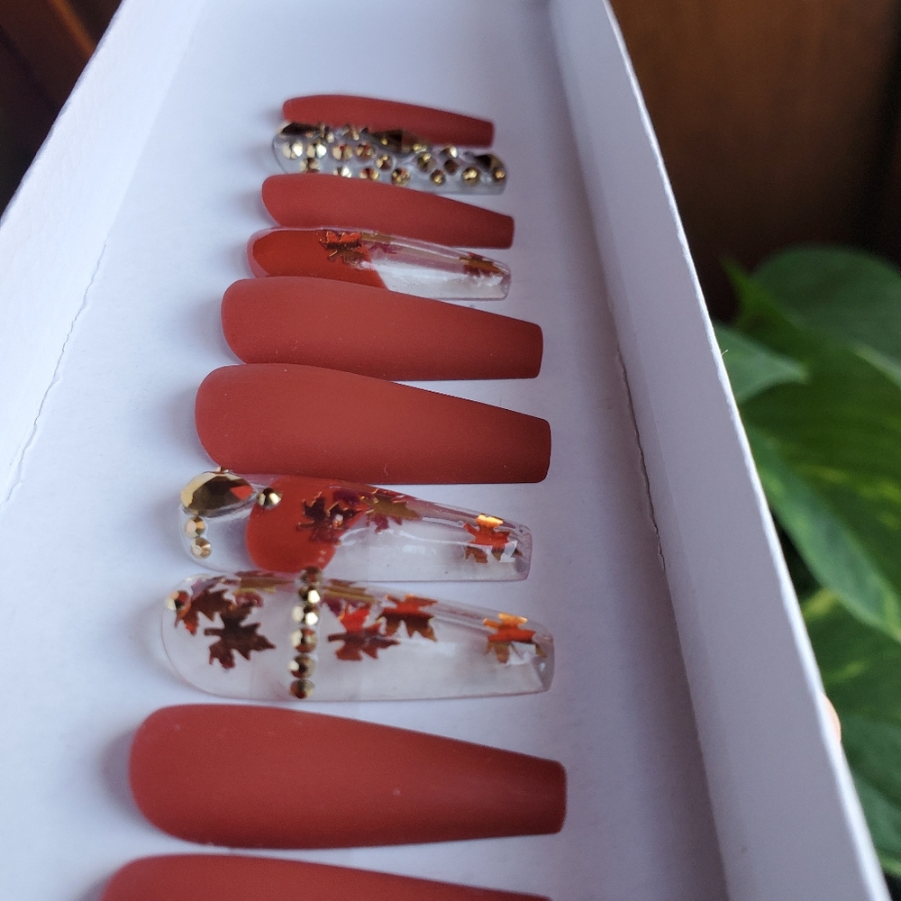 Press on Nails - Picture 7 of 10